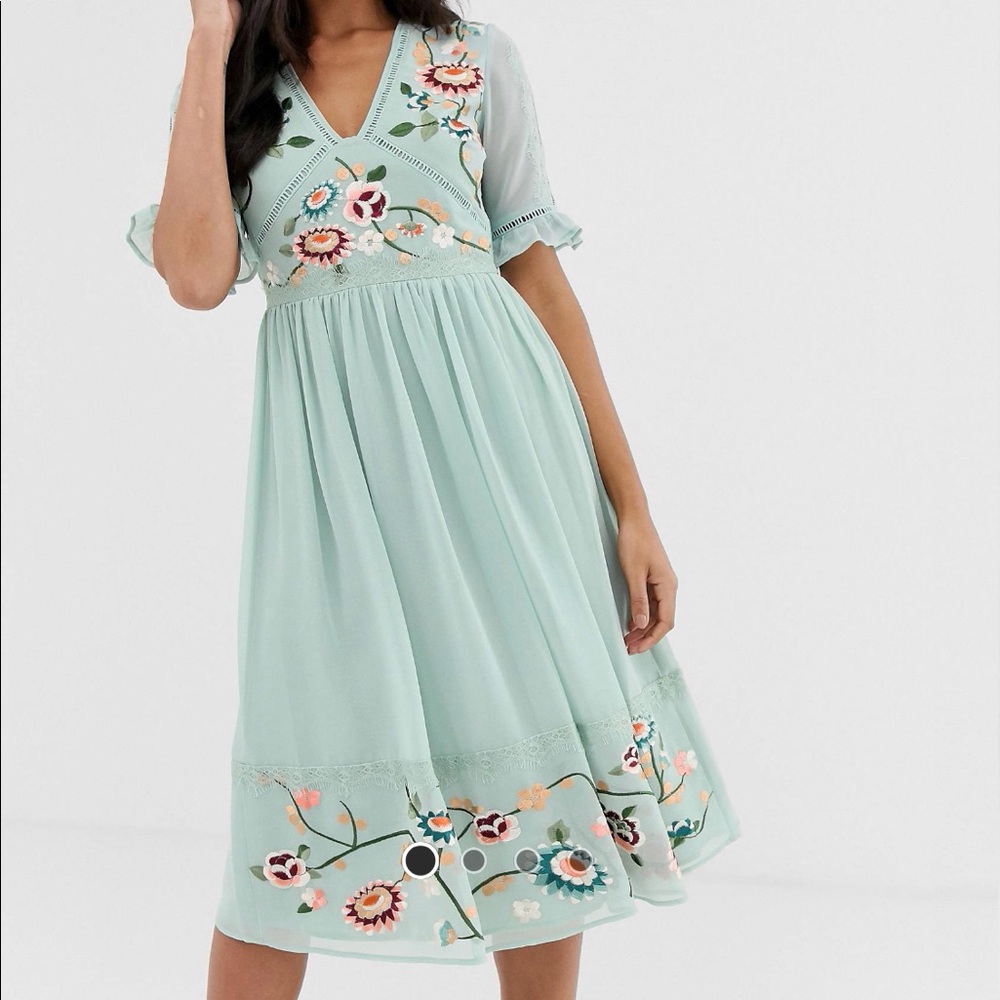 Embroidered midi dress with lace trim